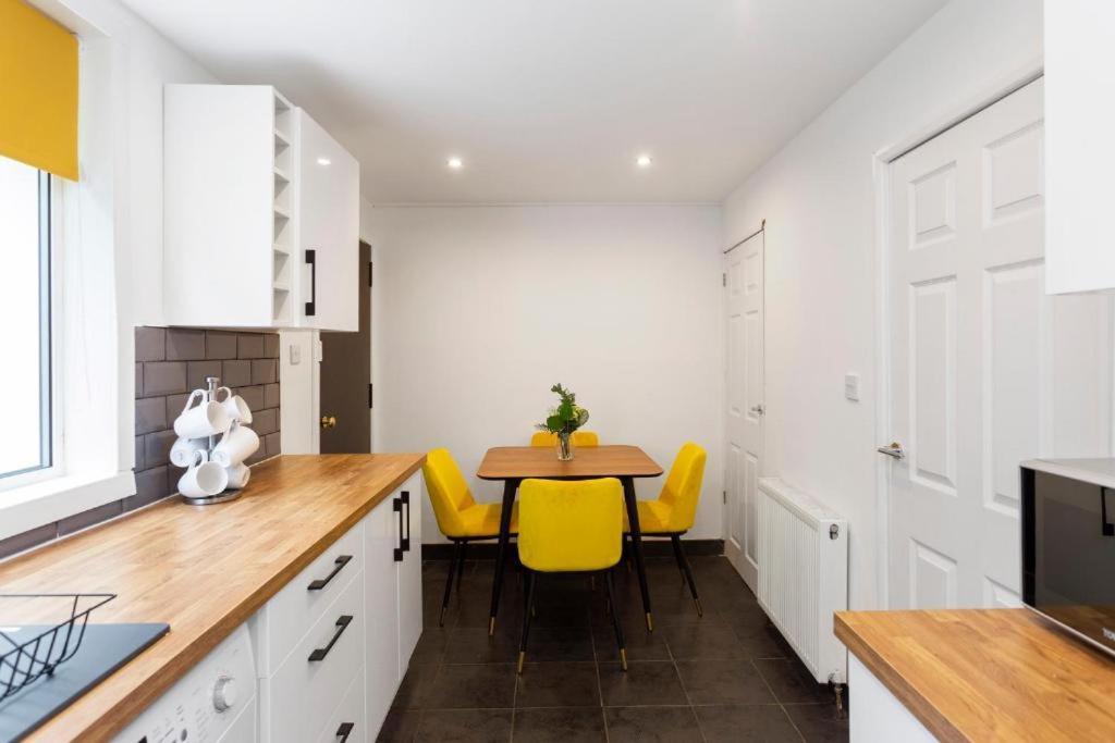 شقة Stylish 3 Bed Edinburgh Abode-Parking And Garden المظهر الخارجي الصورة