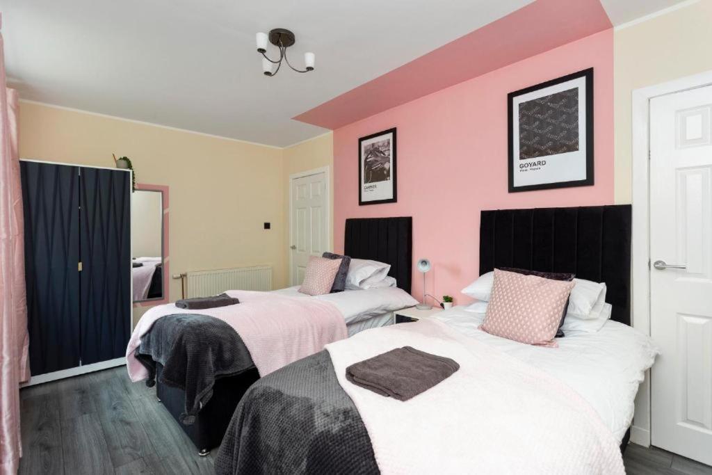 شقة Stylish 3 Bed Edinburgh Abode-Parking And Garden المظهر الخارجي الصورة