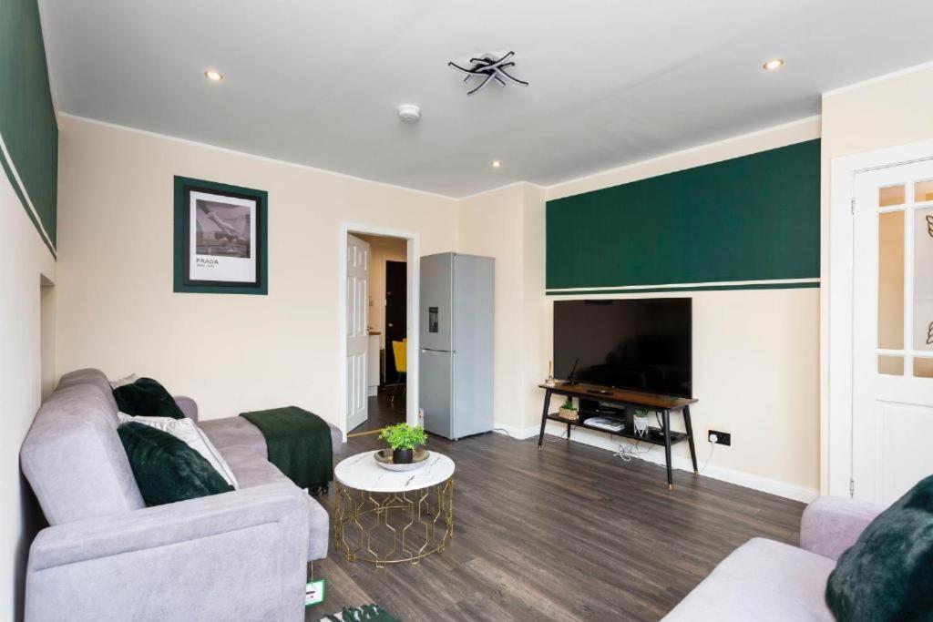 شقة Stylish 3 Bed Edinburgh Abode-Parking And Garden المظهر الخارجي الصورة