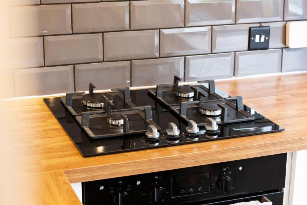 شقة Stylish 3 Bed Edinburgh Abode-Parking And Garden المظهر الخارجي الصورة