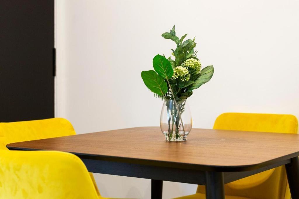 شقة Stylish 3 Bed Edinburgh Abode-Parking And Garden المظهر الخارجي الصورة