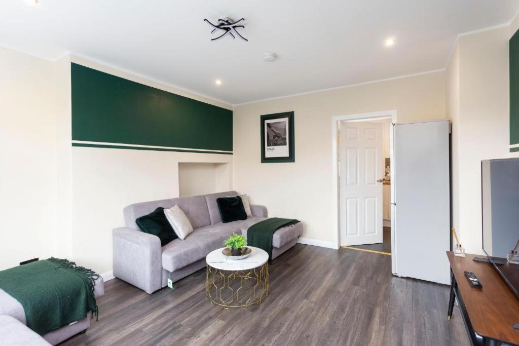 شقة Stylish 3 Bed Edinburgh Abode-Parking And Garden المظهر الخارجي الصورة
